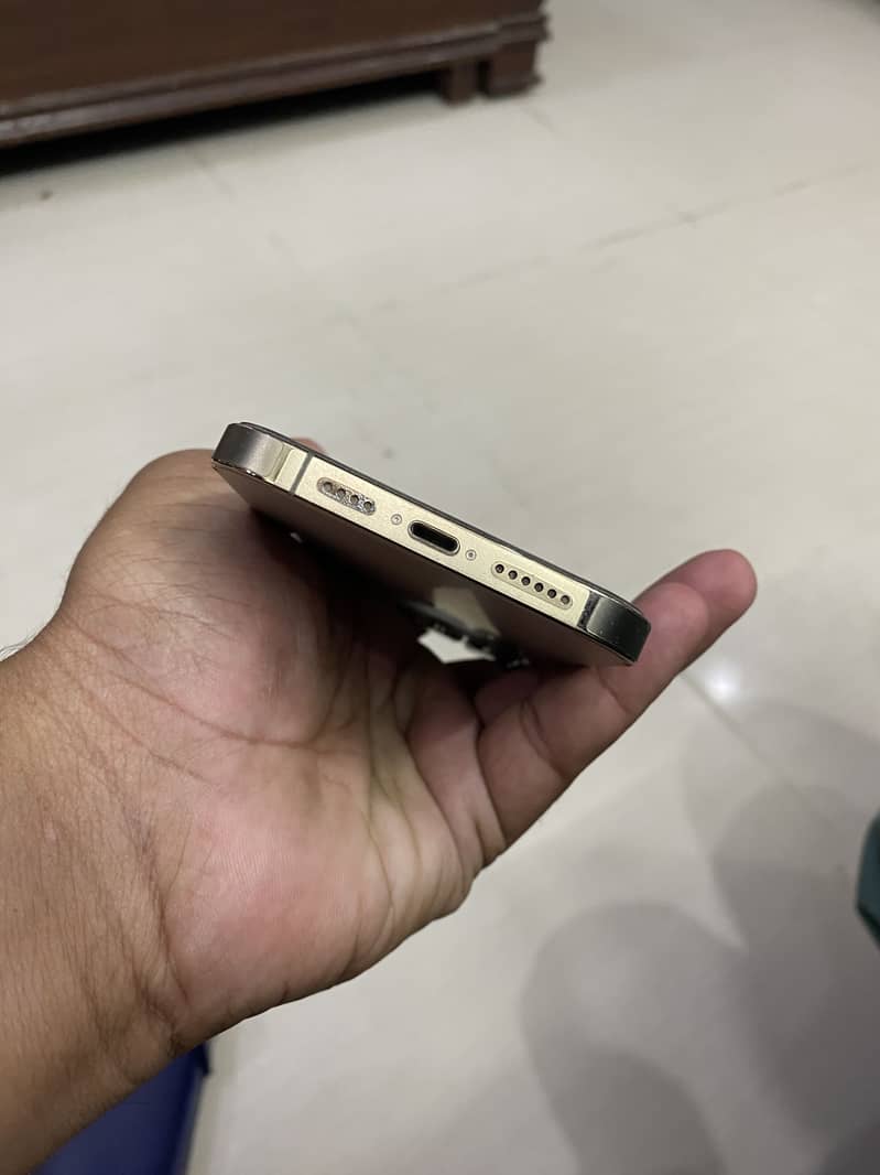 Apple iPhone 13 Pro Max 6