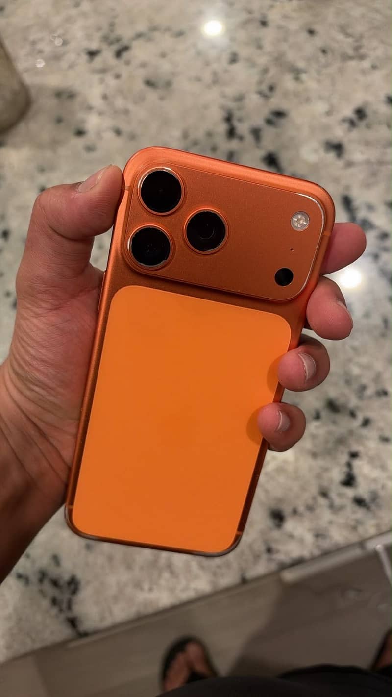 Apple iPhone 17 Pro Max 1