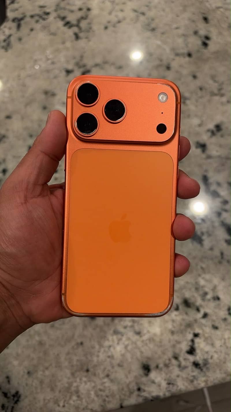 Apple iPhone 17 Pro Max 4