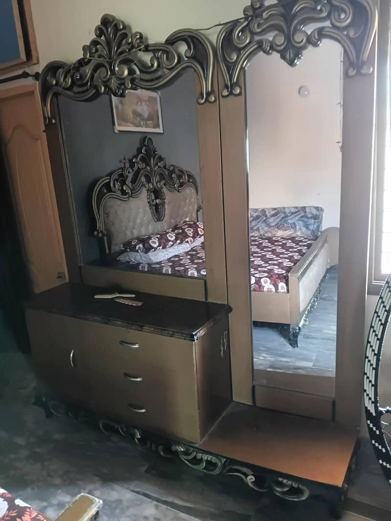dressing table 1