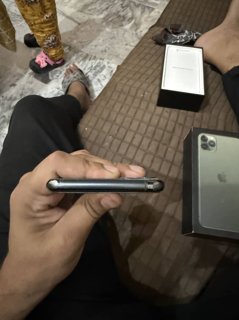 Apple iPhone 11 Pro Max 3