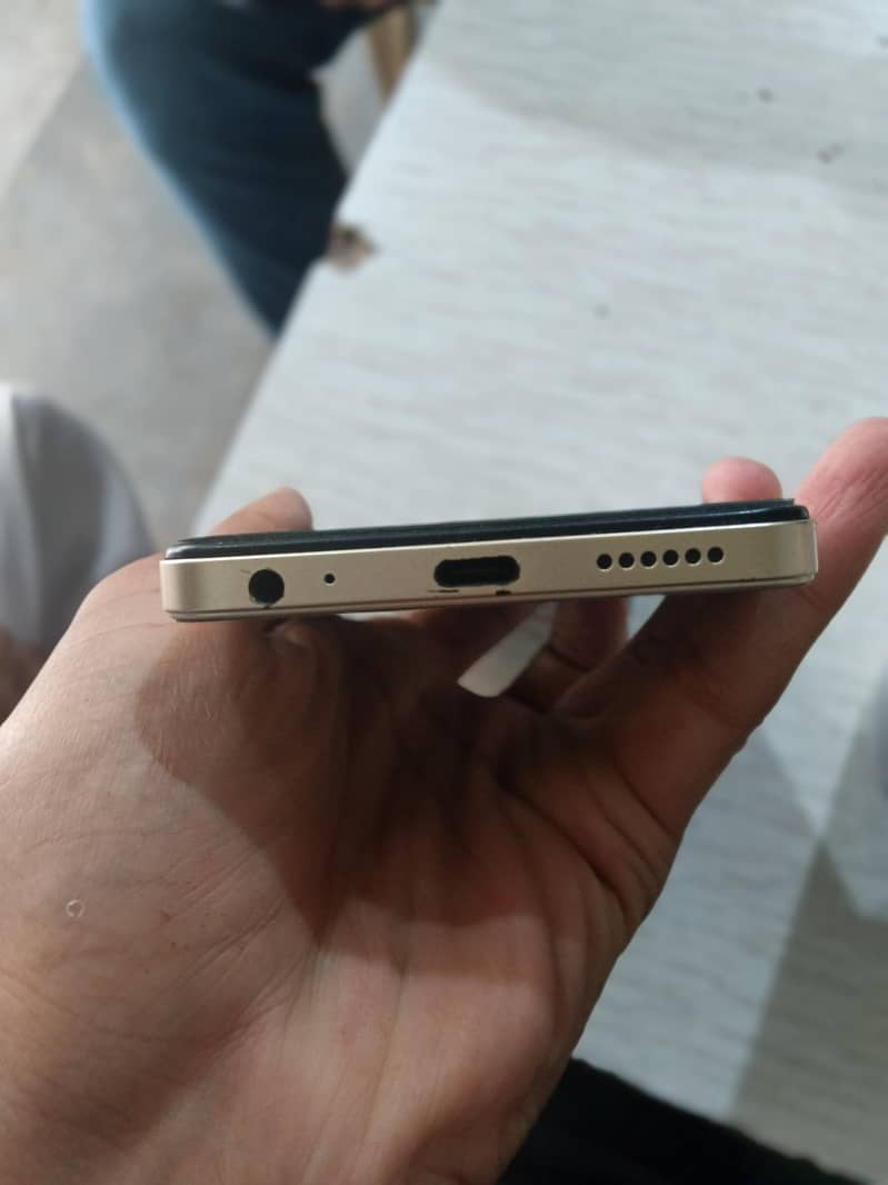 tecno spark 20c 1