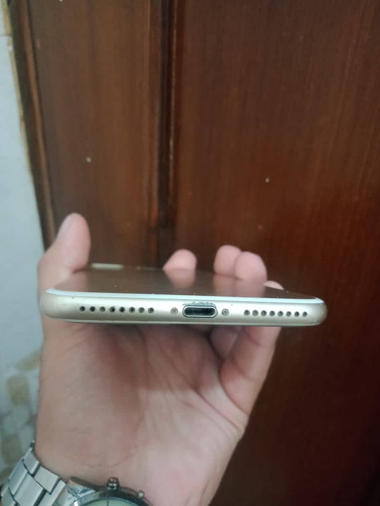 Apple iPhone 7 Plus 1