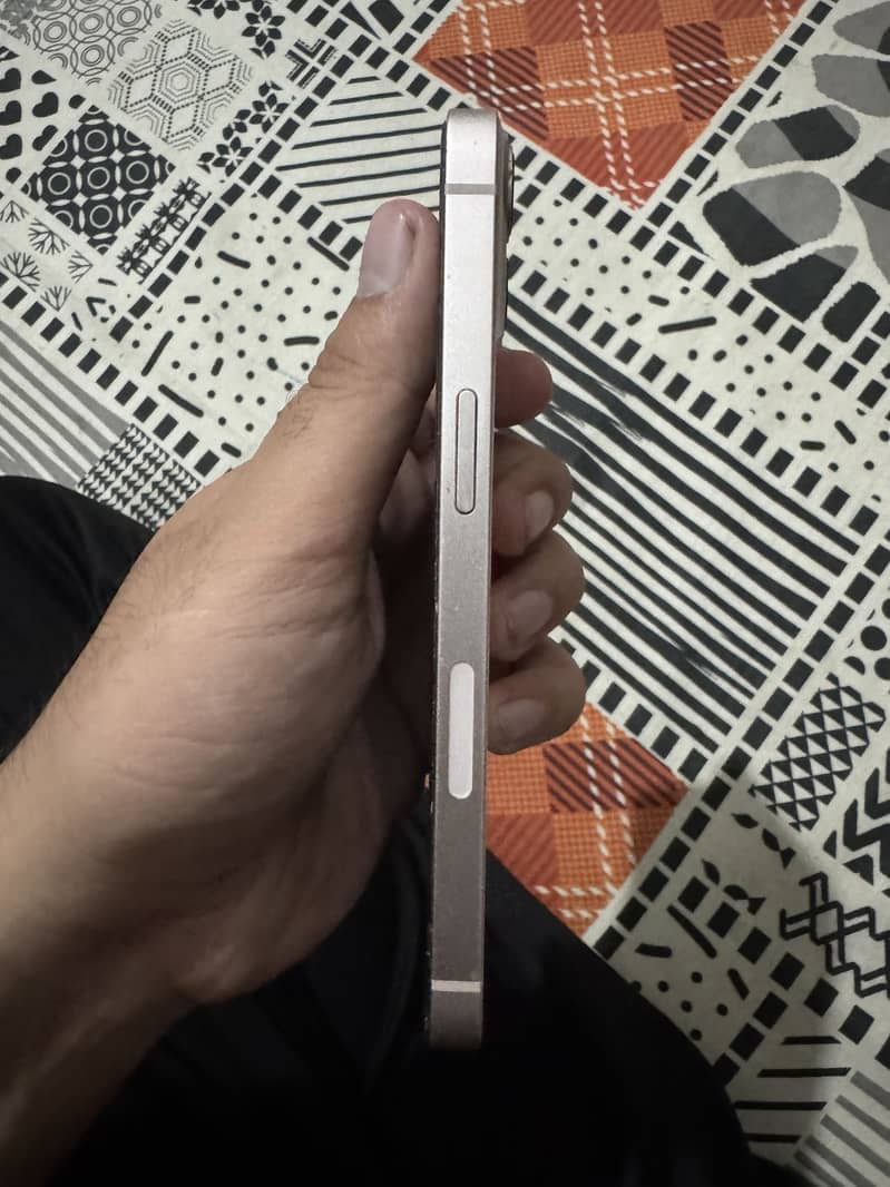 Apple iPhone 13 3