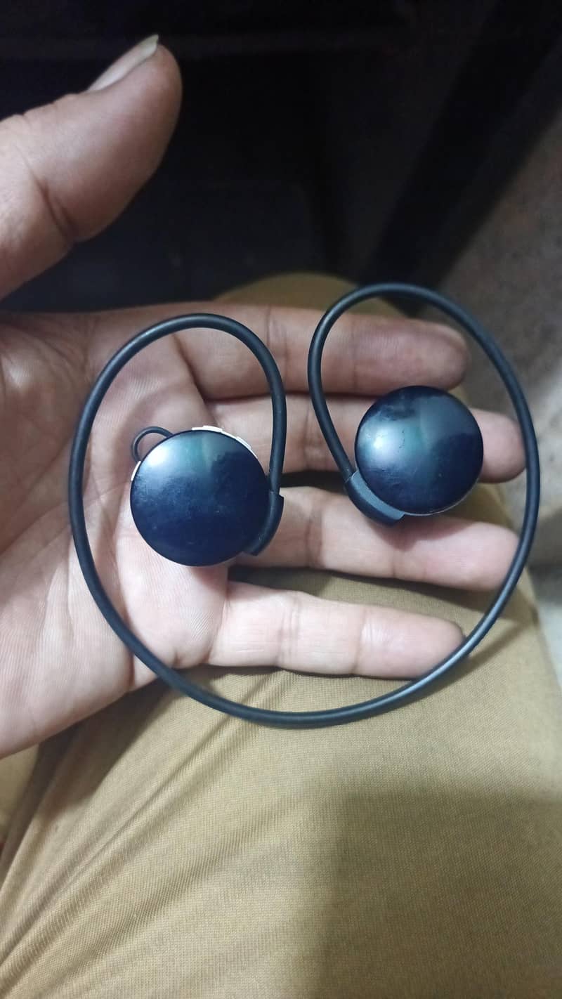 imported wireless Bluetooth neckband 0
