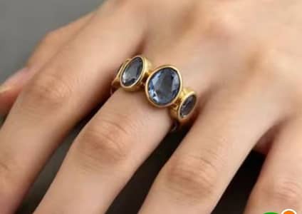 ring pital ki hai stone sare Neelam hai
