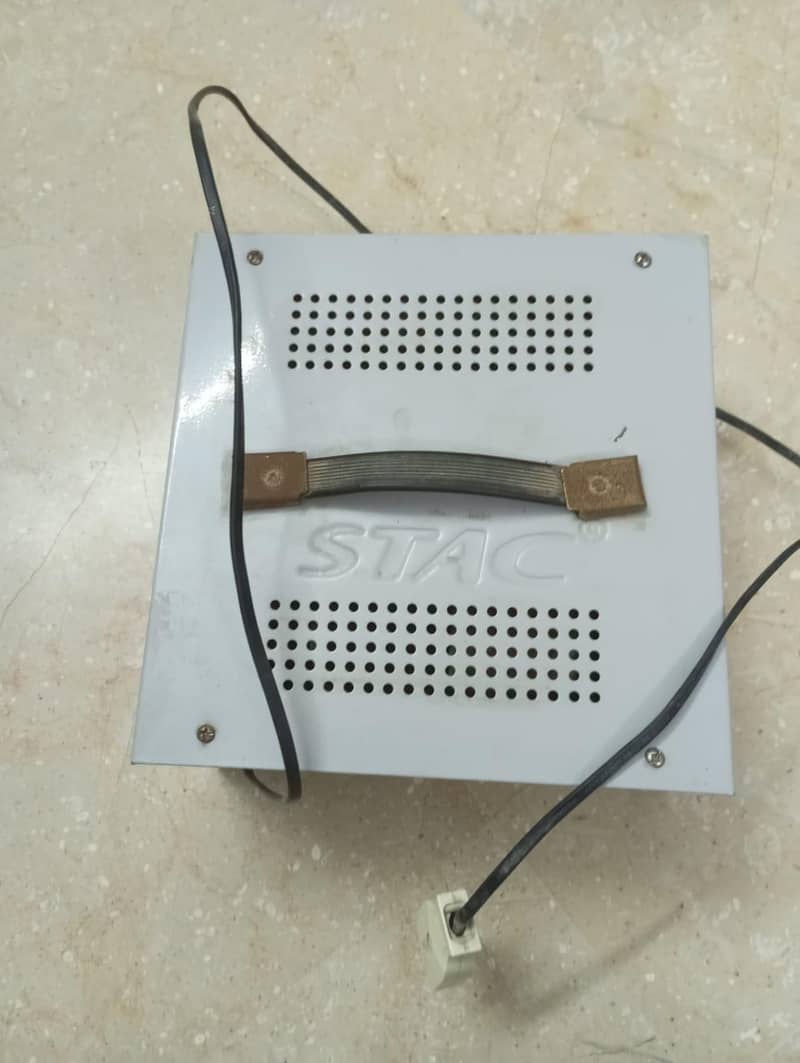 STAC Voltage Stabilizer 3200 Watt 3