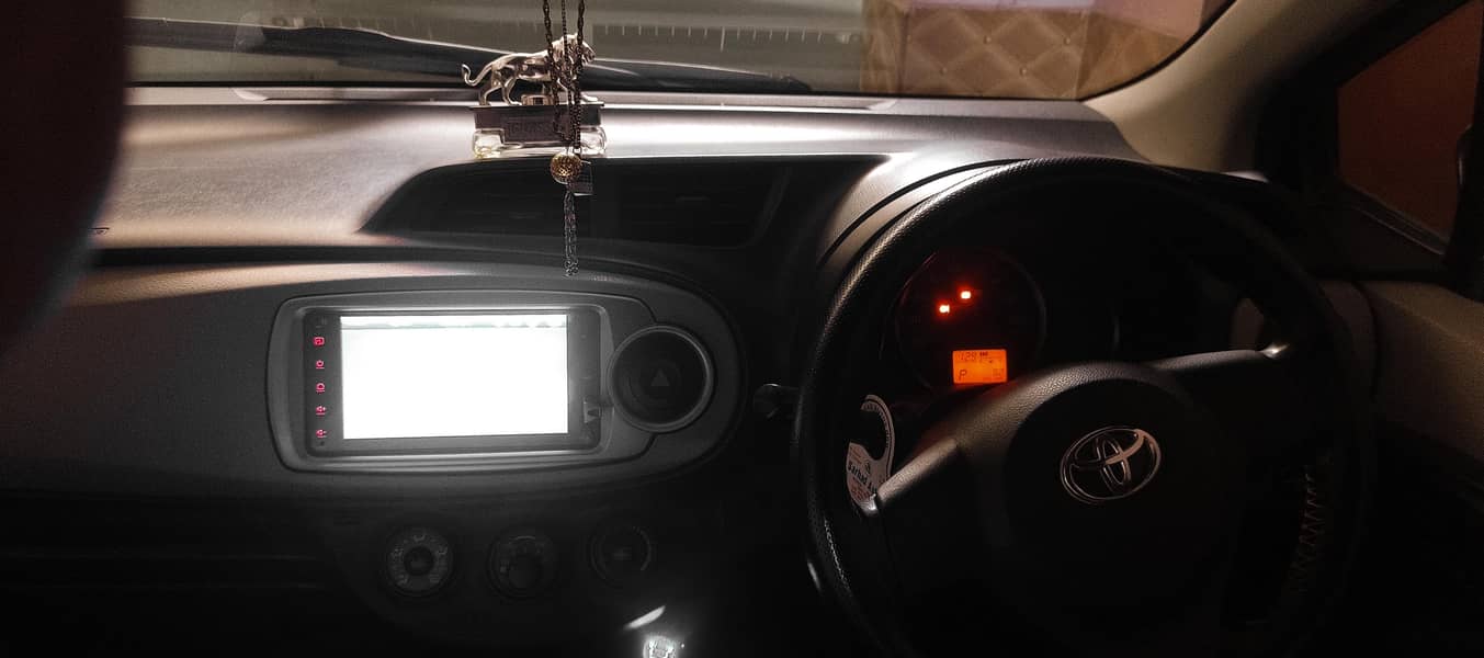 Toyota Vitz 5