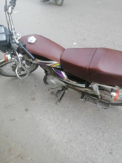 HONDA 125 BKACK
