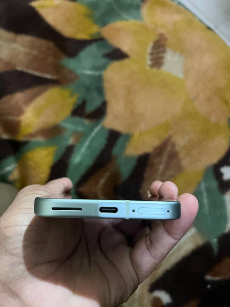 Google Pixel 9 4