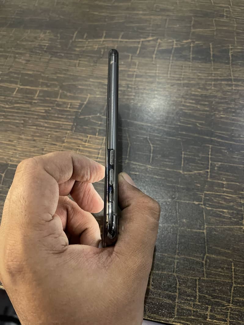 Apple iPhone 11 Pro Max 3