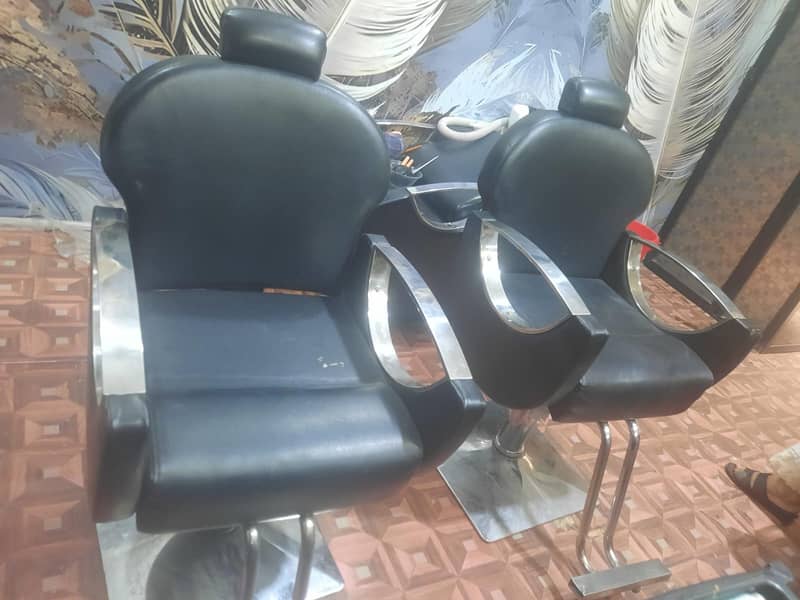 saloon chairs 0