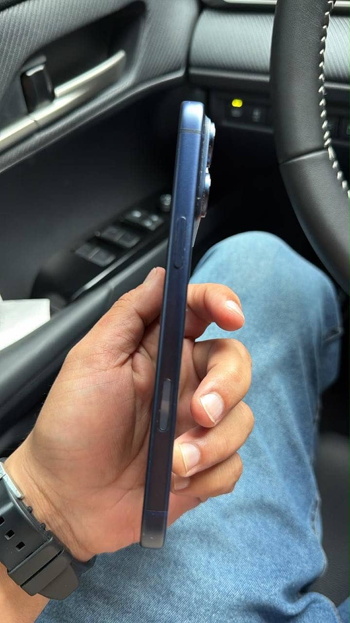 Apple iPhone 17 Pro Max 1