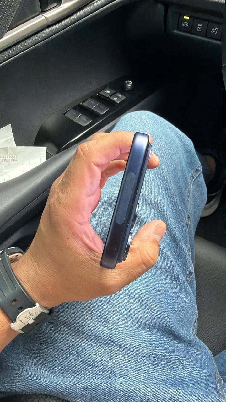 Apple iPhone 17 Pro Max 2