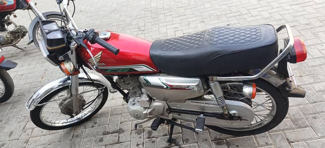 HONDA CG 125 SPECIAL EDITION 2023 RED 10/10 condition