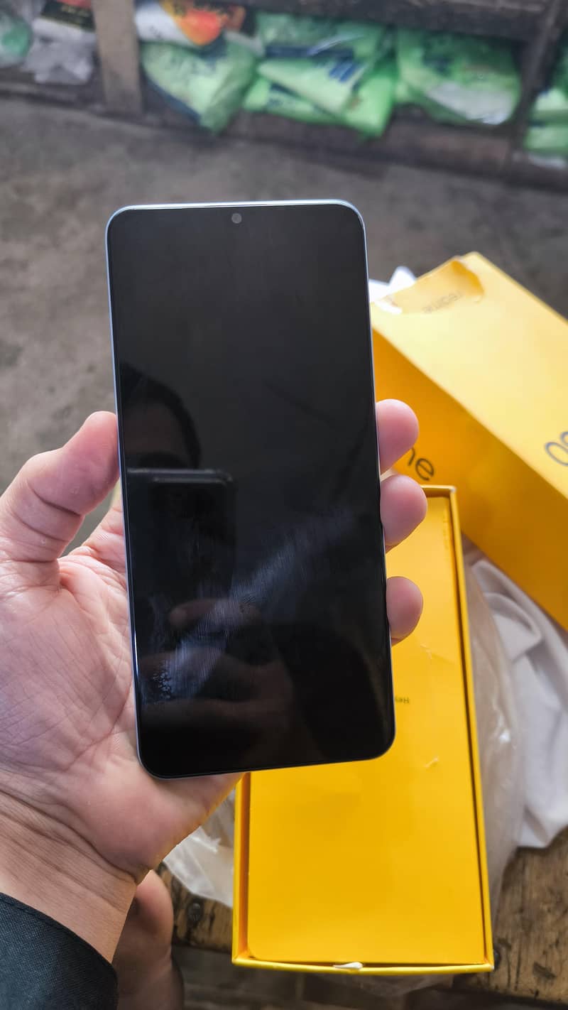 Apple iPhone 13 5