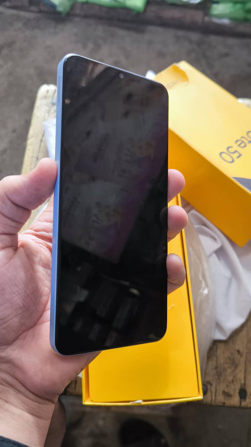 Apple iPhone 13 6