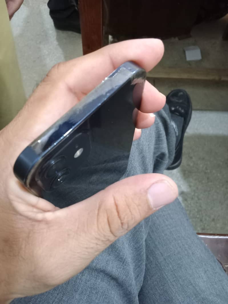 Apple iPhone 12 2