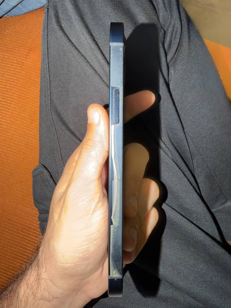 Apple iPhone 12 2