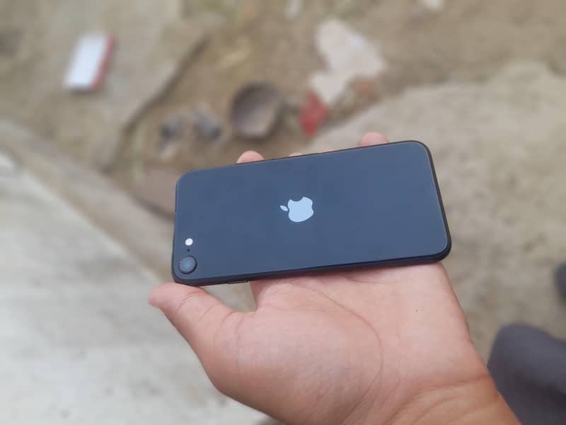Apple iPhone SE 3