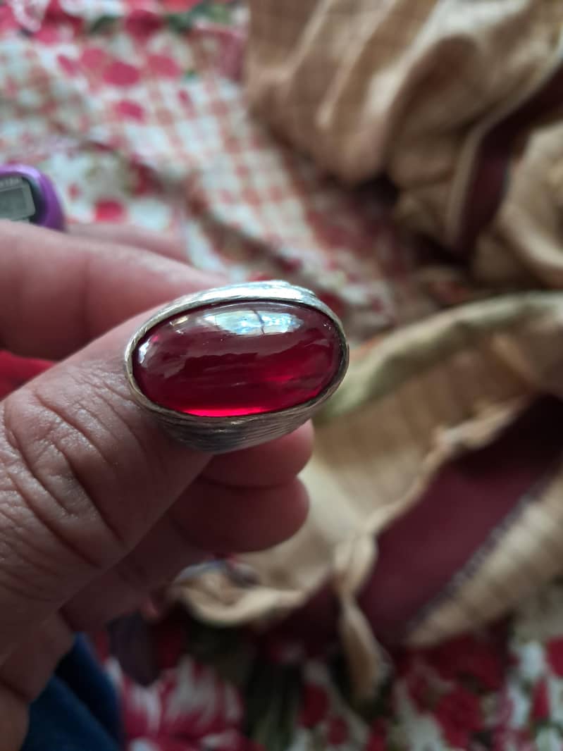 Silver ring with yaqoot 1