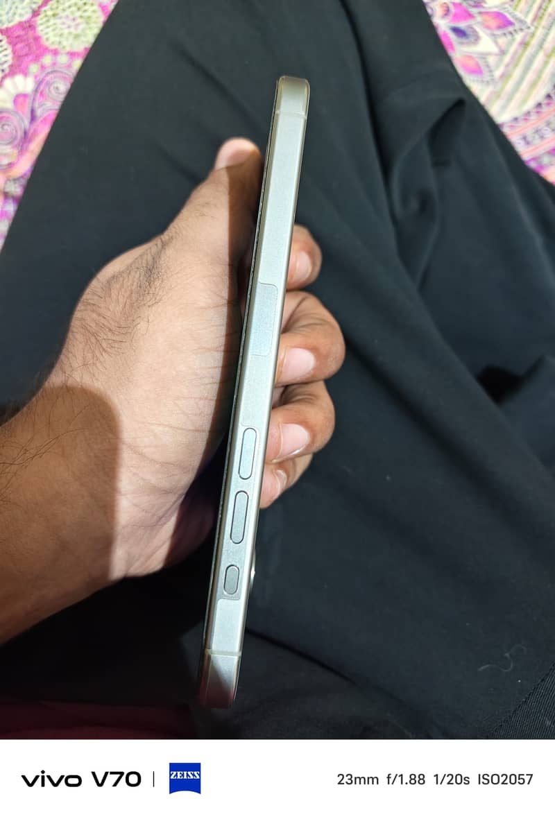 iPhone 15 pro max 9