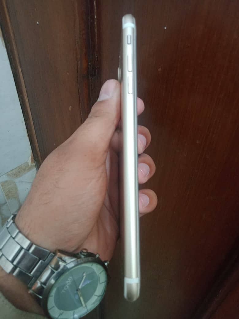 Apple iPhone 7 Plus 4