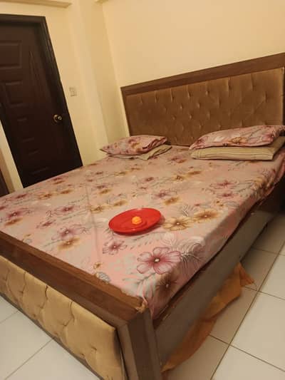 Bedroom set for sale URGENT (without wardrobe)