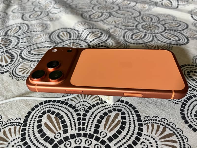 Apple iPhone 17 Pro Max 6