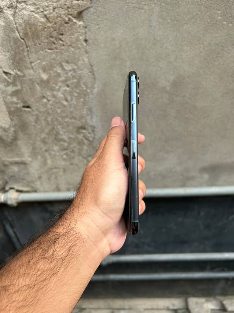 Apple iPhone 11 Pro Max 0