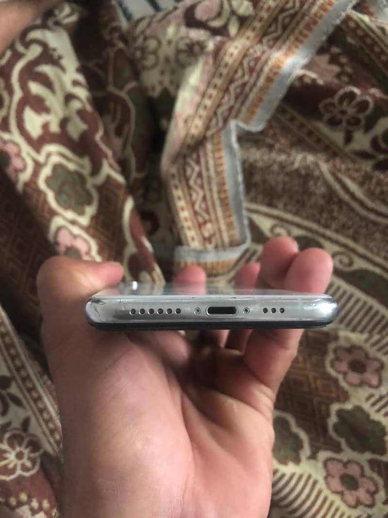 Apple iPhone XS 1