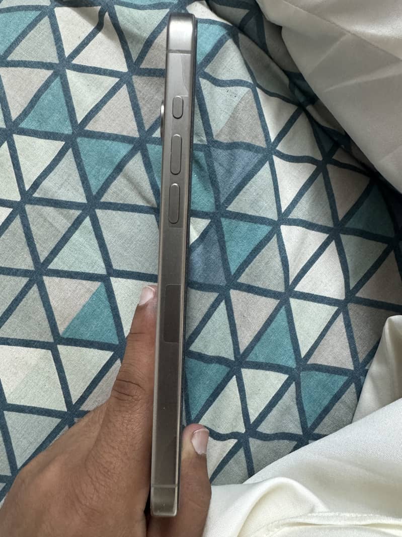 Apple iPhone 15 Pro Max 5