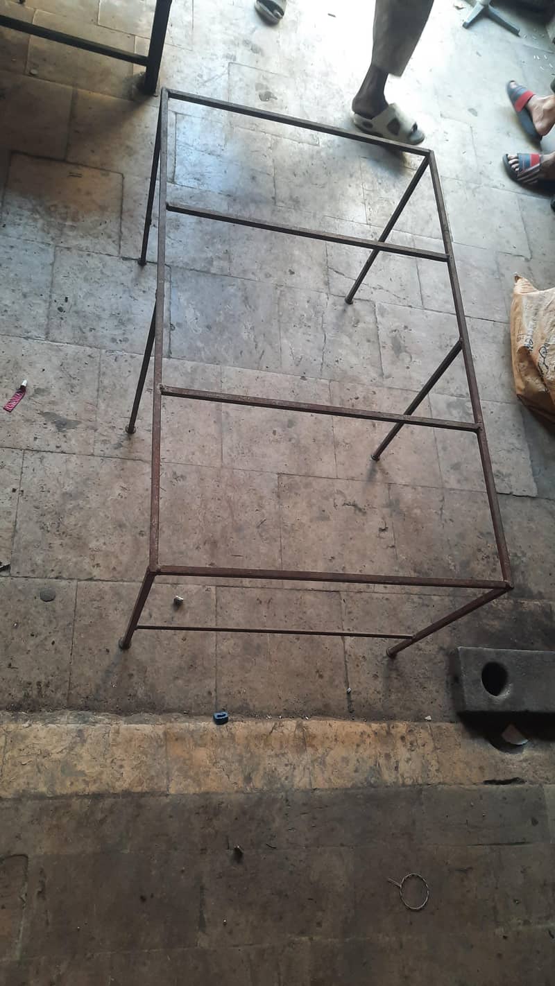 iron stool table 0