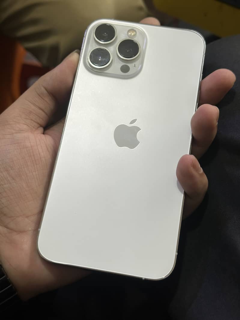 Apple iPhone 13 Pro Max 3