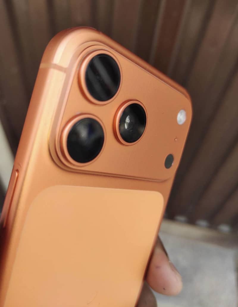 Apple iPhone 17 Pro Max 1