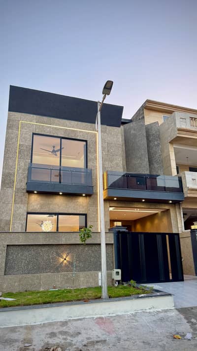 Luxury 5 Marla House @2.65 Cr - F Block, Sector B17 Islamabad