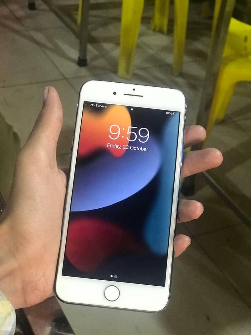 Apple iPhone 7 Plus 1