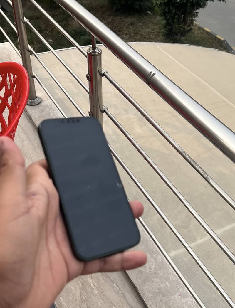 Apple iPhone 13 1