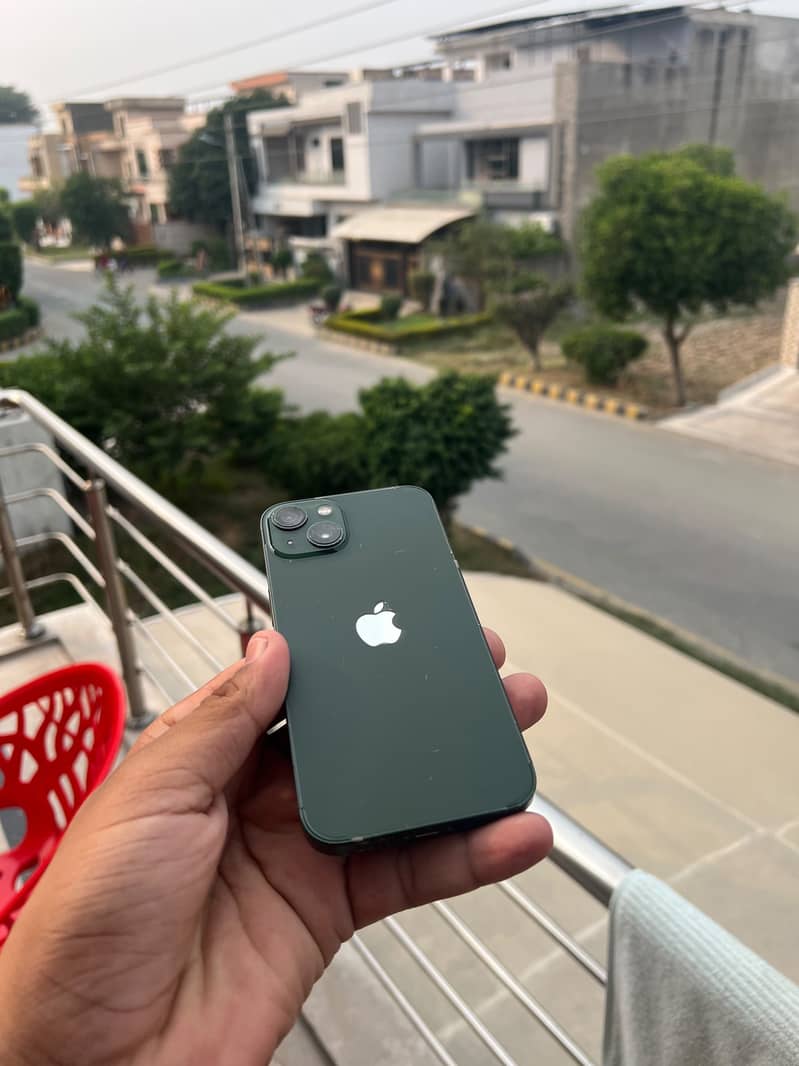 Apple iPhone 13 6