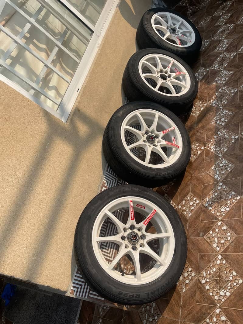 Alloy rims and tyres - Exterior - 1120787402