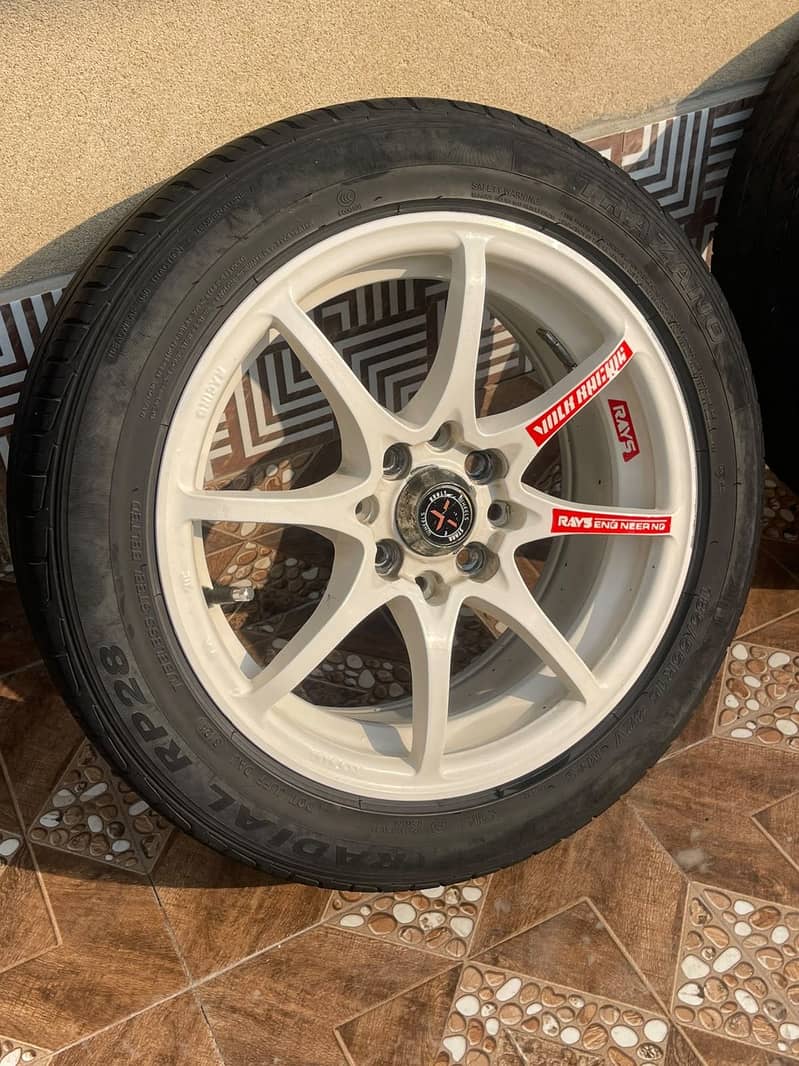 Alloy rims and tyres - Exterior - 1120787402