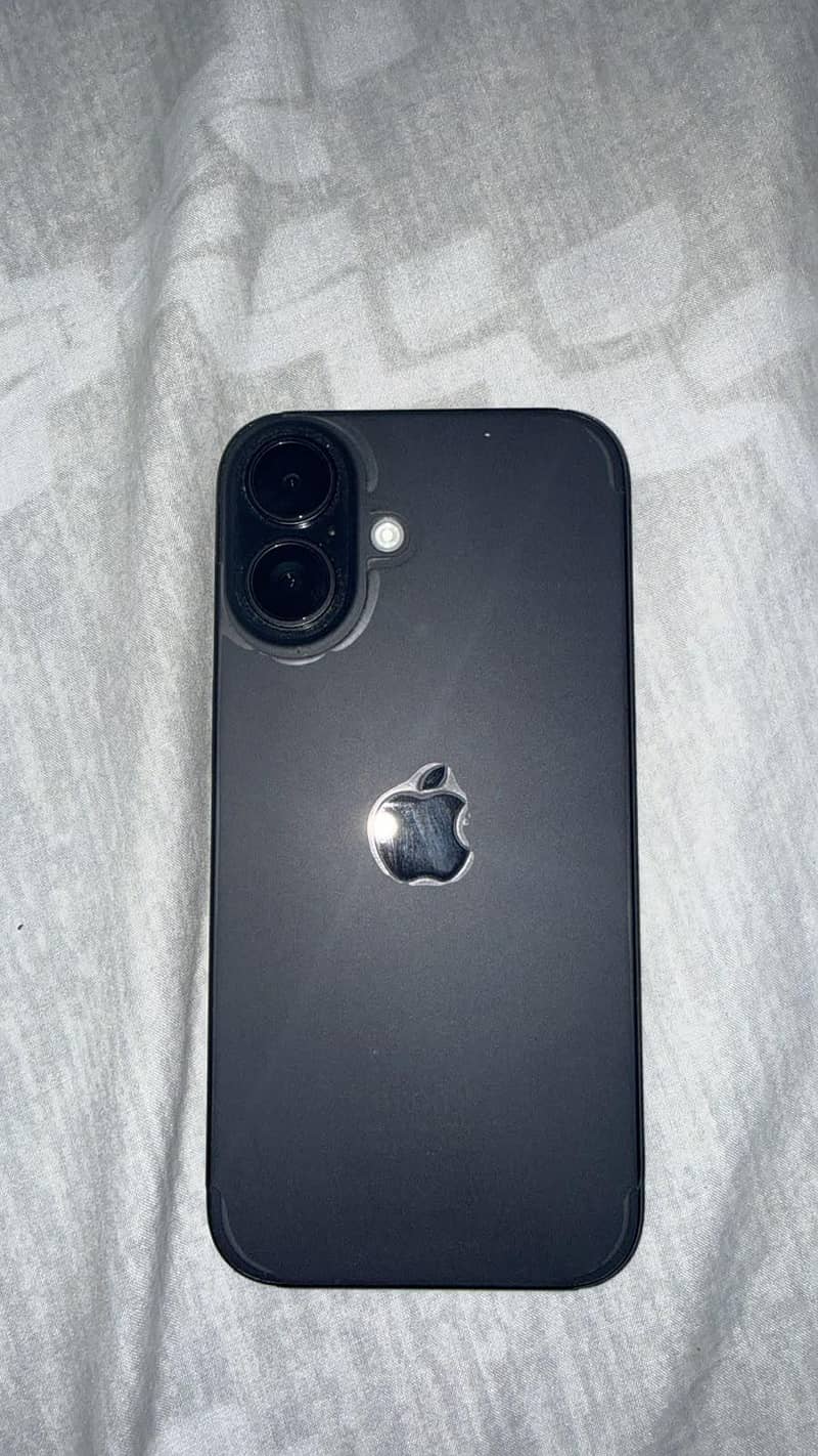 Apple iPhone 16 0