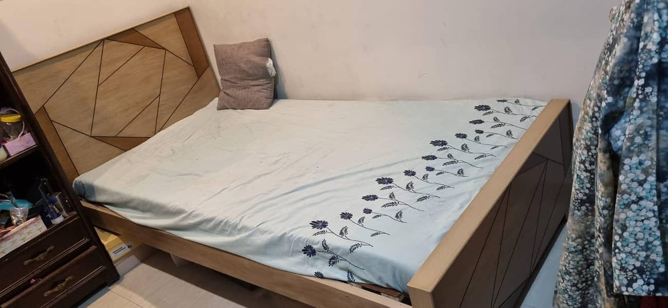 single bed without mattress 0