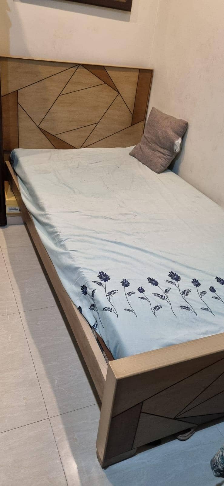 single bed without mattress 2