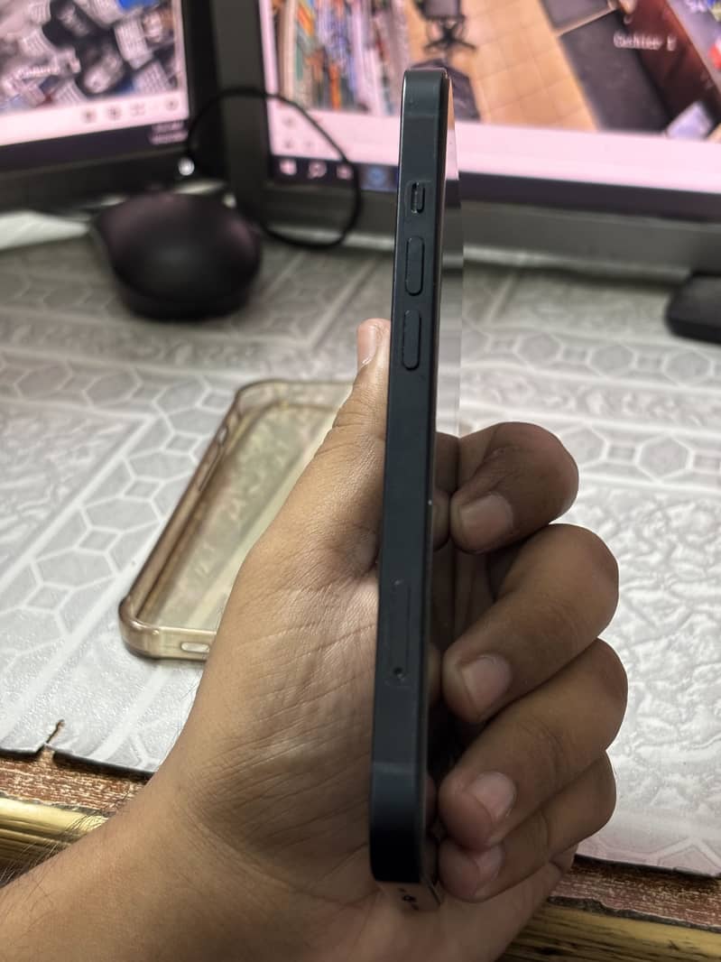 Apple iPhone 13 3