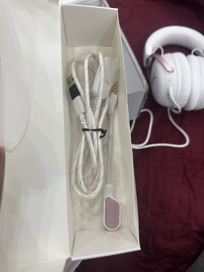 Hyper x cloud 3 white 1