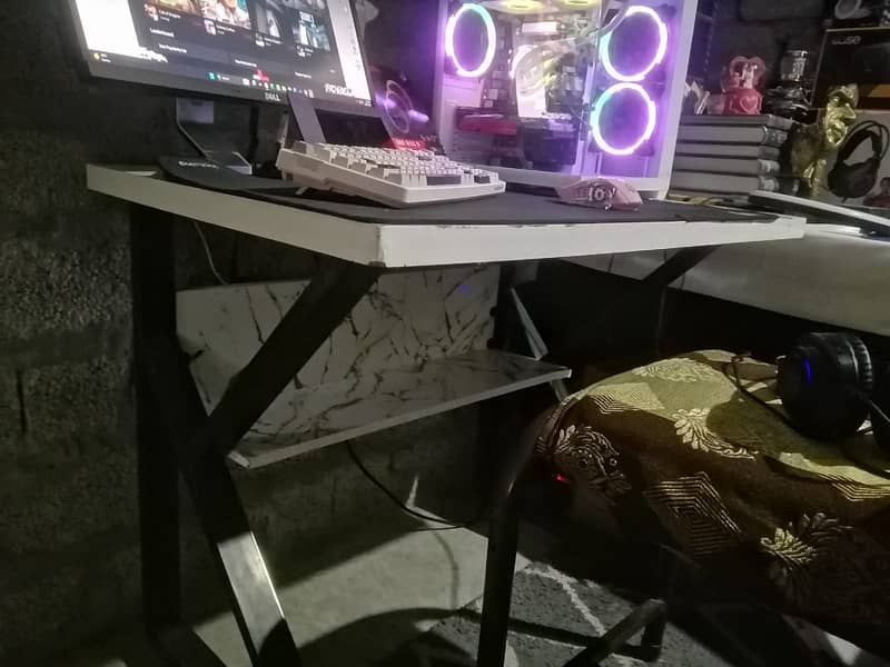 Computer Table 4:3 0