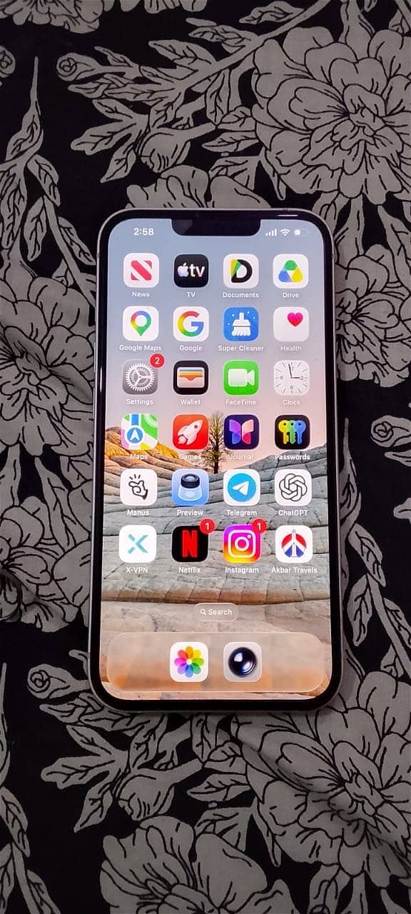 Apple iPhone 13 1