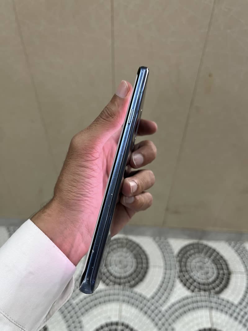 Samsung Mobile S9 Plus 7