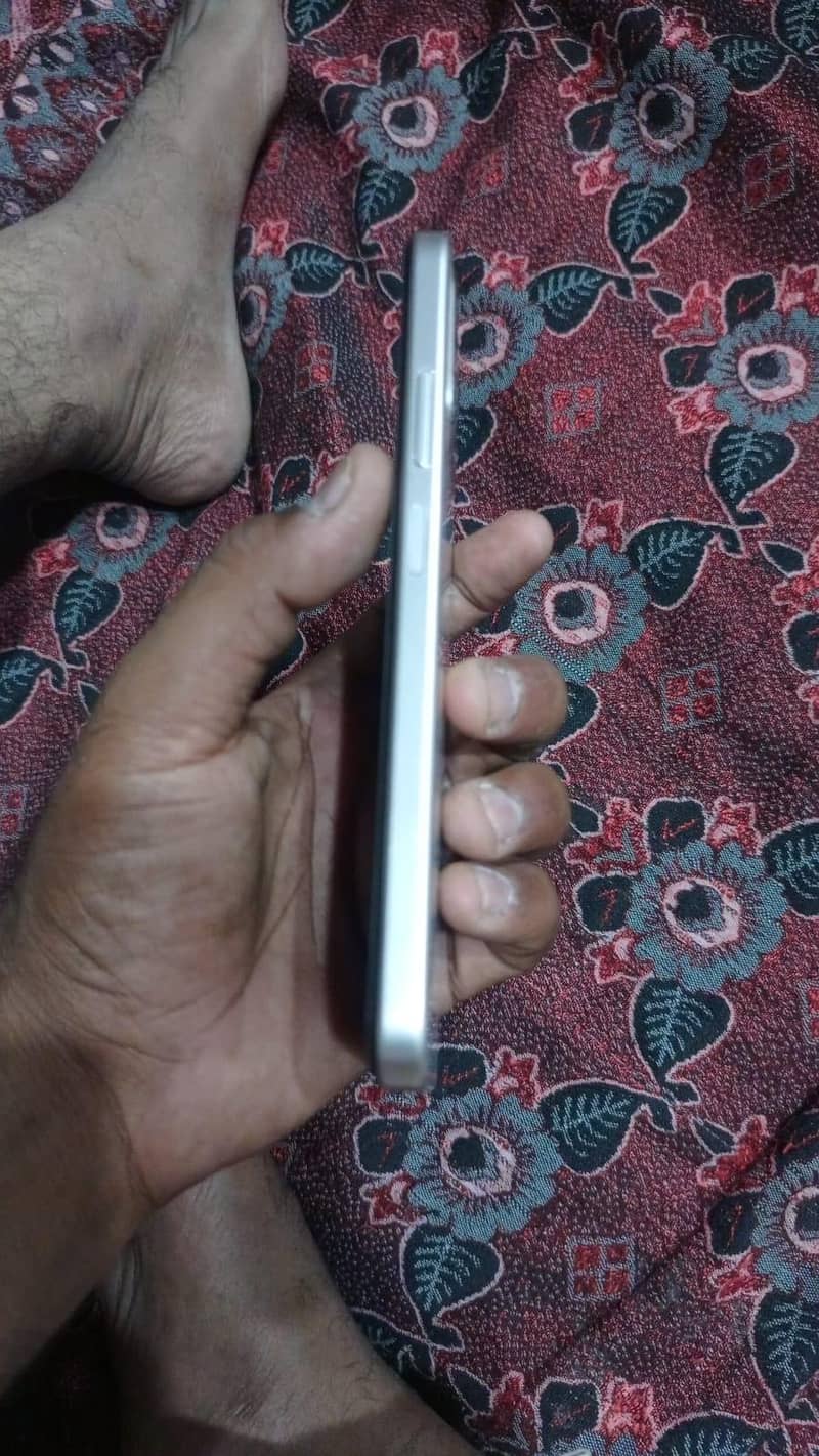 OPPO A6 0